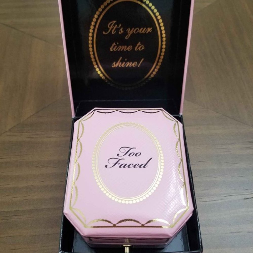 Too Faced Highliter - Picture 3 of 5